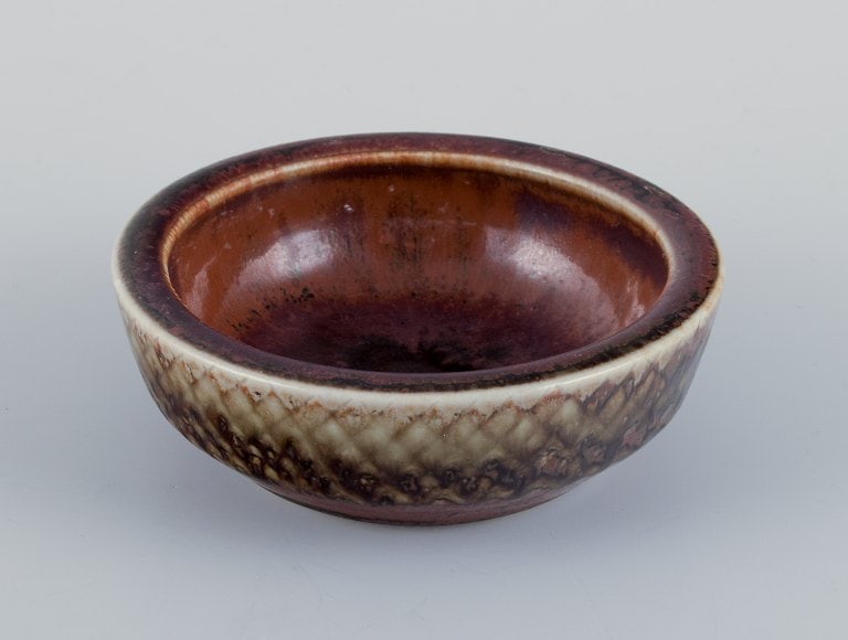 Carl Harry Stålhane for Rörstrand Atelje, a ceramic bowl in brown tones. - 2