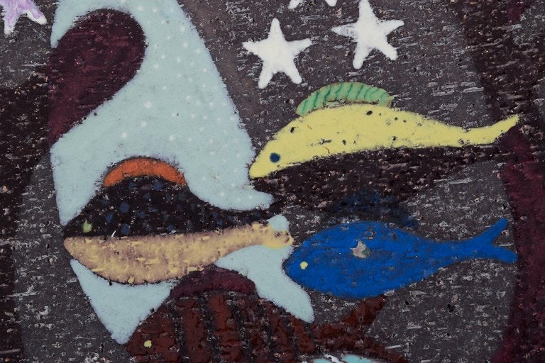 Anna Lisa Thomson for Upsala-Ekeby. Large "Spectra" ceramic dish with swimming fish. - 7