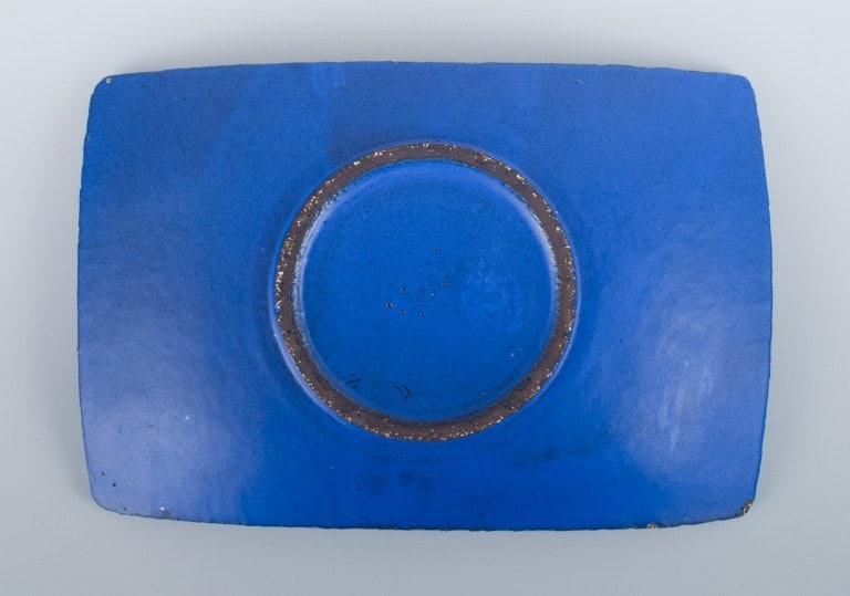 Anna Lisa Thomson for Upsala-Ekeby. Large "Spectra" ceramic dish with swimming fish. - 8