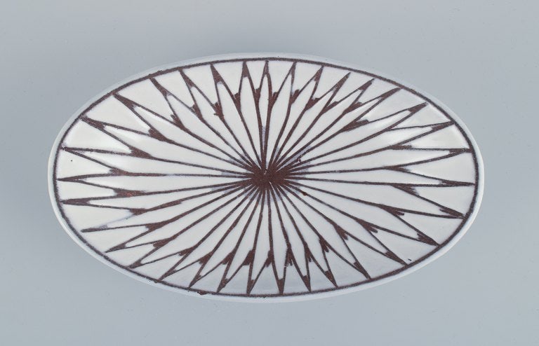 Mari Simmulson for Upsala Ekeby, Sweden. "Mars" ceramic bowl in white glaze. Modernist design. - 4