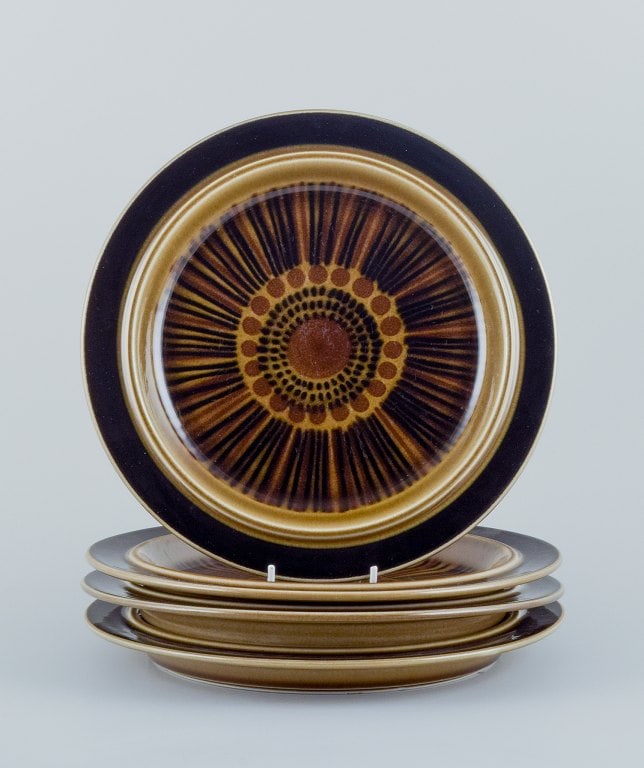 A set of four Arabia "Kosmos" dinner plates in stoneware. - 2