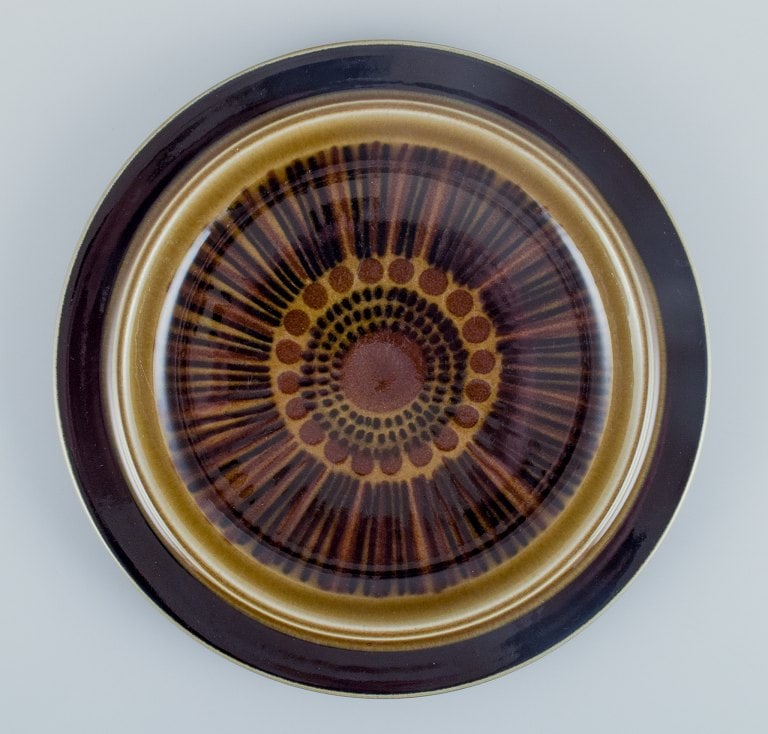 A set of four Arabia "Kosmos" dinner plates in stoneware. - 3