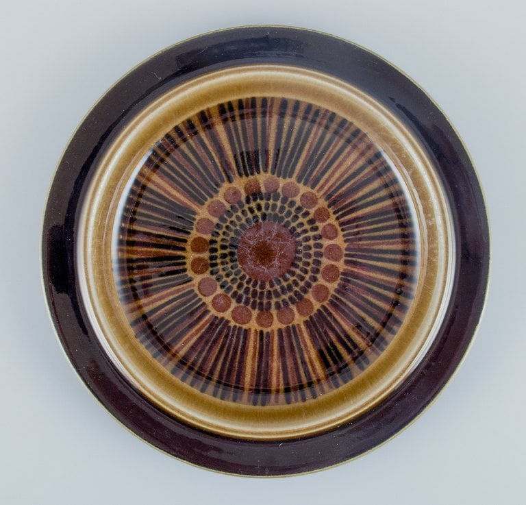 A set of four Arabia "Kosmos" dinner plates in stoneware. - 6