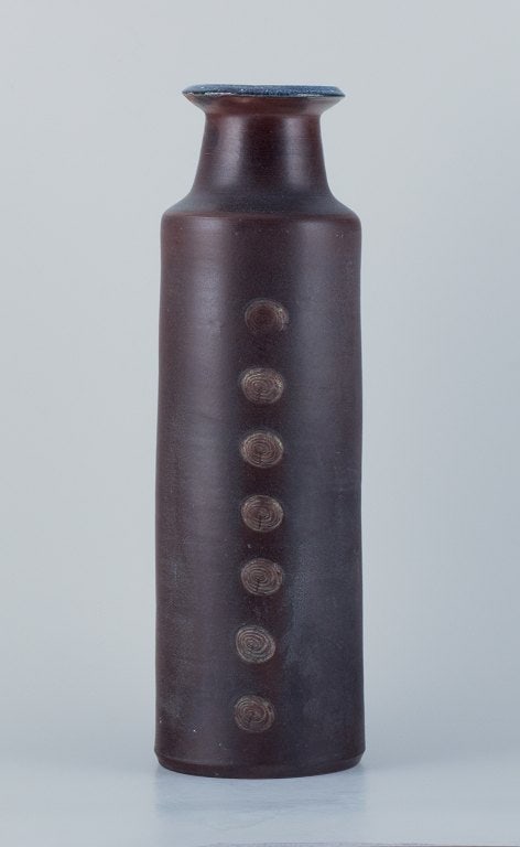 Jacob Bang (1932-2011) for Hegnetslund Lervarefabrik, Denmark. Large ceramic floor vase in a - 3