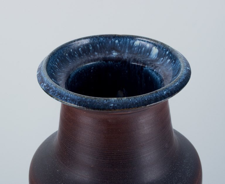Jacob Bang (1932-2011) for Hegnetslund Lervarefabrik, Denmark. Large ceramic floor vase in a - 6