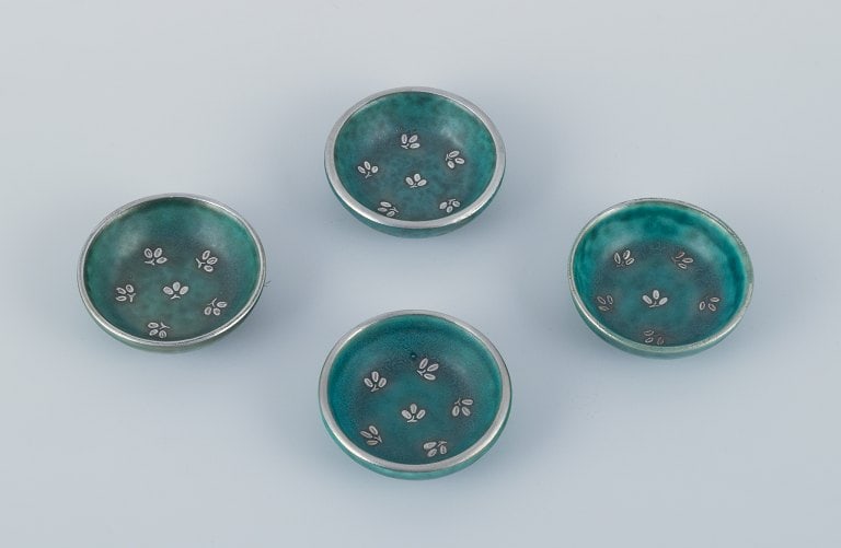 Wilhelm Kåge for Gustavsberg, a set of four small Argenta ceramic bowls inlaid with silver leaf - 2