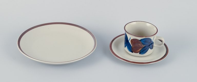 Arabia, Finland, retro stoneware coffee service. Hand-painted with flower motifs. - 3