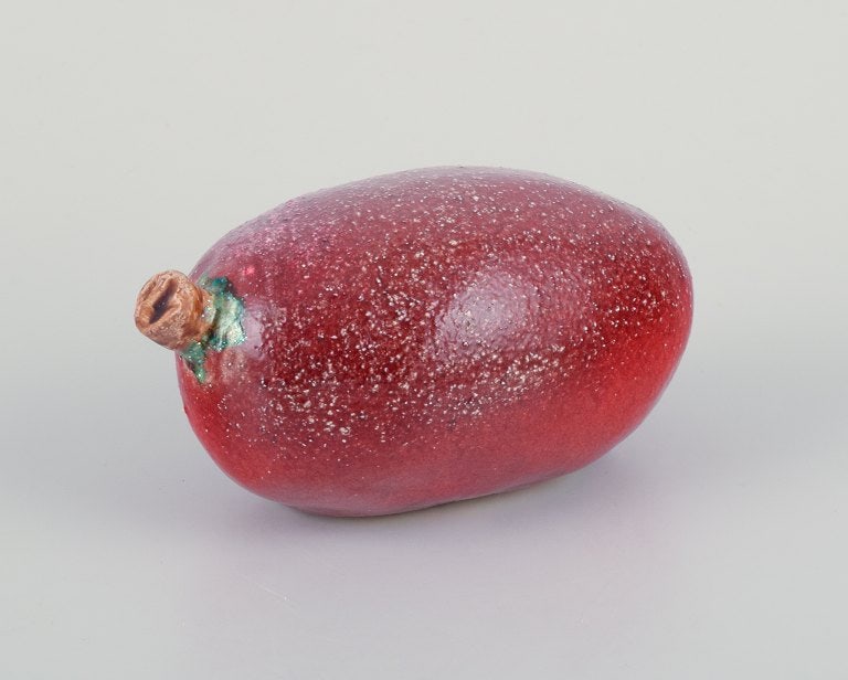 Linda Mathison, contemporary Swedish ceramic artist, unique ceramic sculpture in an organic form - 3