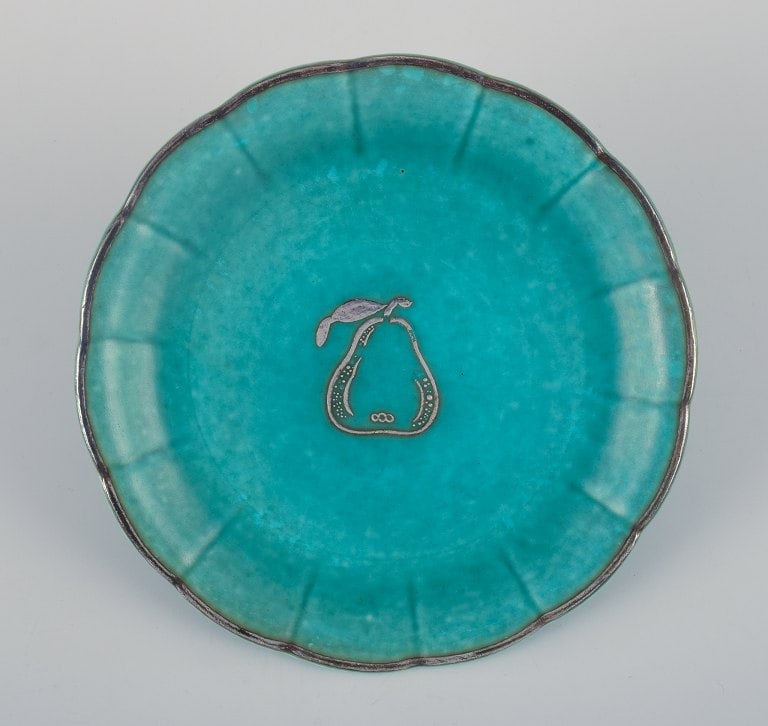 Wilhelm Kåge for Gustavsberg, "Argenta" dish in ceramic. Green glaze decorated with pear in - 2