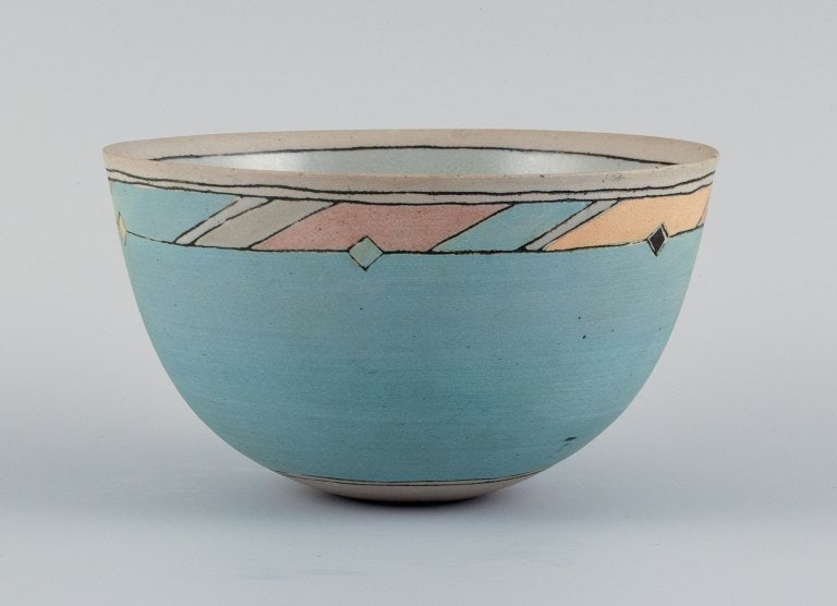 Ane-Katrine von Bülow, Danish contemporary ceramicist. Unique bowl in turquoise with geometric - 4