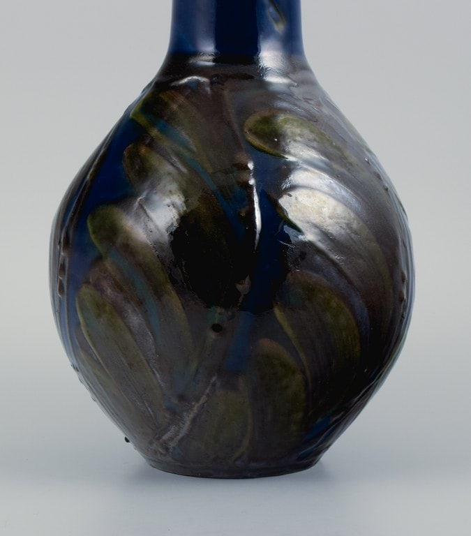Kähler, large ceramic vase with floral decoration in cow horn technique. 1930s. - 4