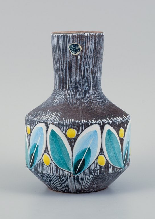 Bromma Ceramics, Sweden. Handmade retro ceramic vase decorated with leaves. - 4