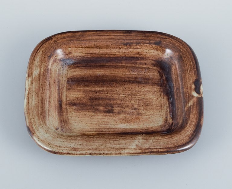 Dominique Pouchain (1956), France, unique ceramic dish in brown tones. - 3