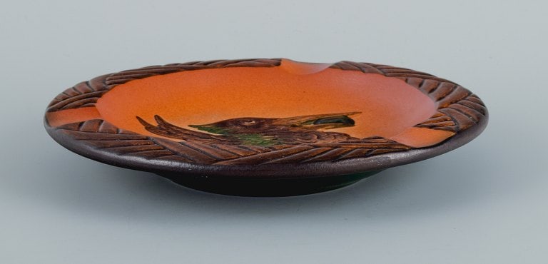 Ipsen's, Denmark. Bowl with bird and glaze in shades of orange-green. - 3