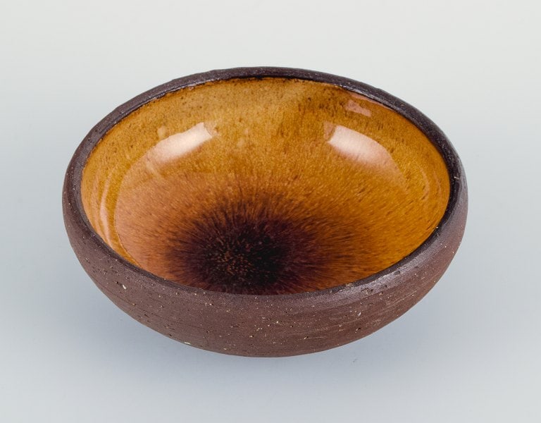 Osa, Denmark. Two small retro unique ceramic bowls with glaze in yellow-brown tones. - 4