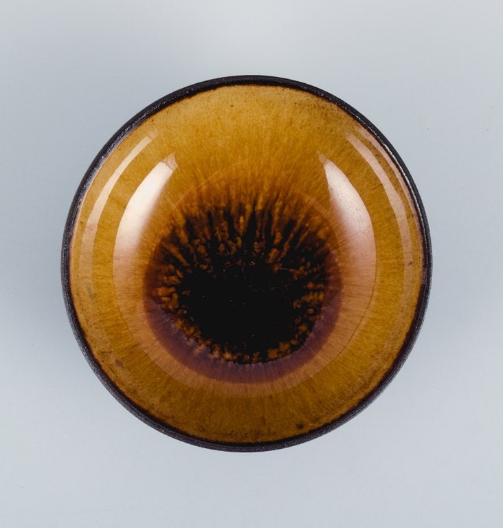 Osa, Denmark. Two small retro unique ceramic bowls with glaze in yellow-brown tones. - 6