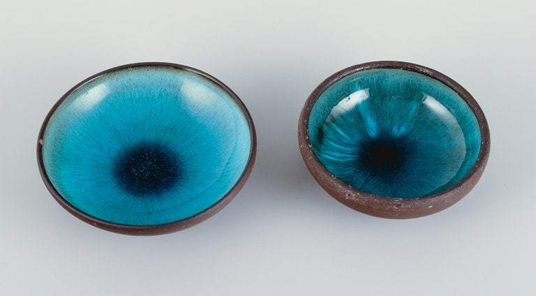 OSA, Denmark. Two small retro unique ceramic bowls with glaze in turquoise tones. - 2