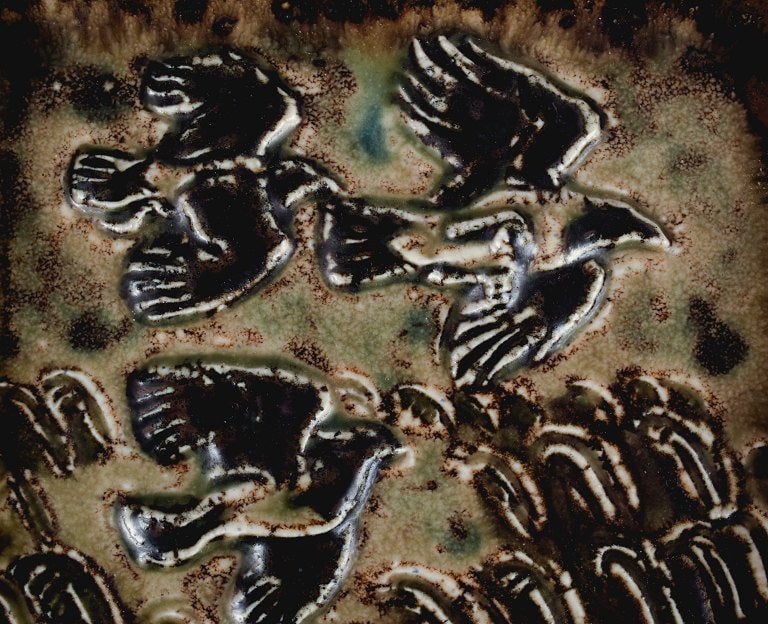 Knud Kyhn for Royal Copehagen. Wall relief in stoneware with a motif of birds in a landscape. - 4