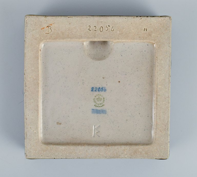 Knud Kyhn for Royal Copehagen. Wall relief in stoneware with a motif of birds in a landscape. - 5