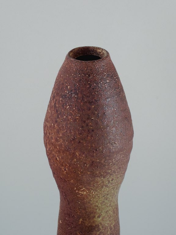 Mobach, Holland, large unique ceramic vase. Tall and slim vase in shades of brown. - 4