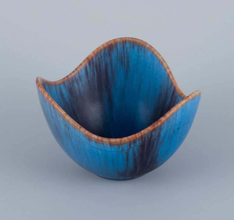 Gunnar Nylund (1904-1997) for Rörstrand, ceramic bowl in shades of blue and brown. - 3