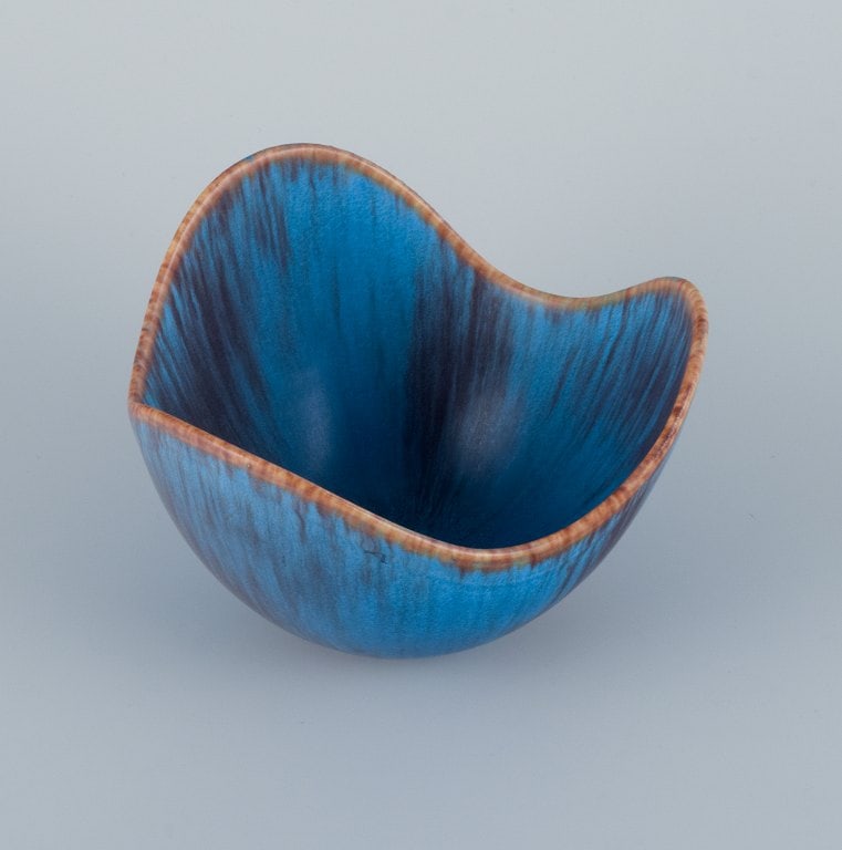 Gunnar Nylund (1904-1997) for Rörstrand, ceramic bowl in shades of blue and brown. - 4