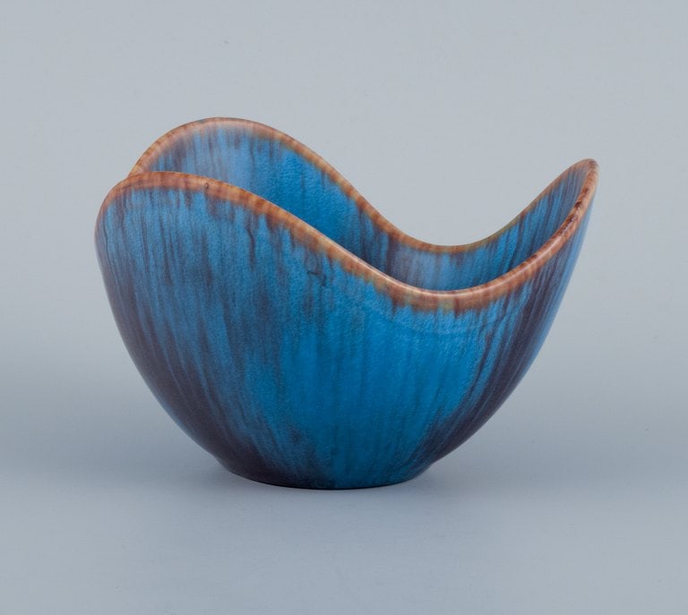 Gunnar Nylund (1904-1997) for Rörstrand, ceramic bowl in shades of blue and brown. - 5