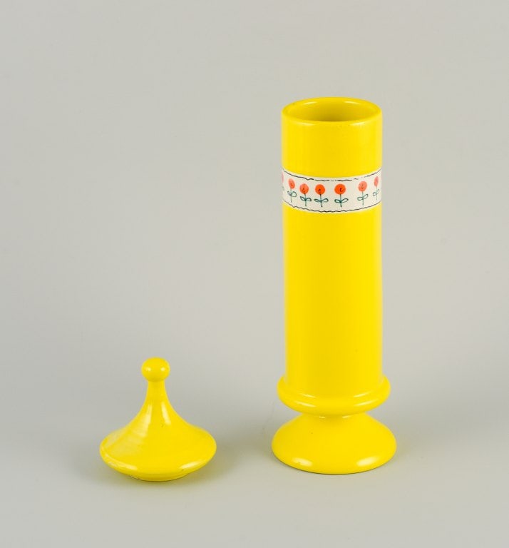 Alvino Bagni, Italy, tall unique vase in yellow hand-decorated ceramic. - 7