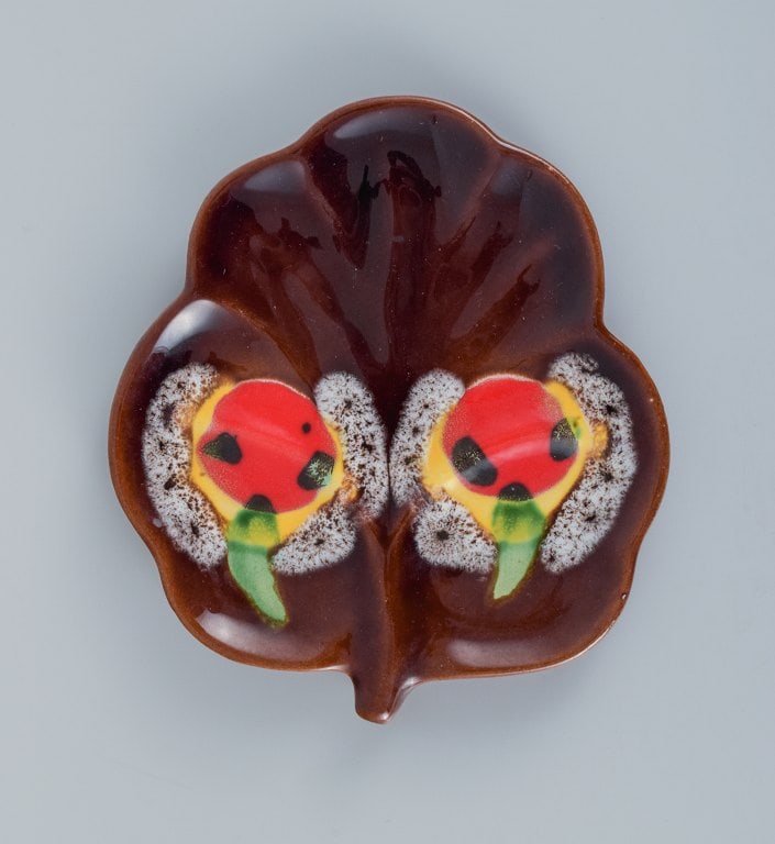 Vallauris, France, three leaf-shaped dishes in autumn colours. - 3