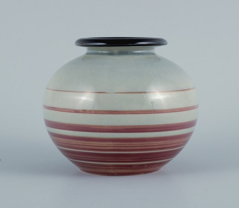 Ilse Claesson for Rörstrand, hand painted art deco vase in earthenware. - 4