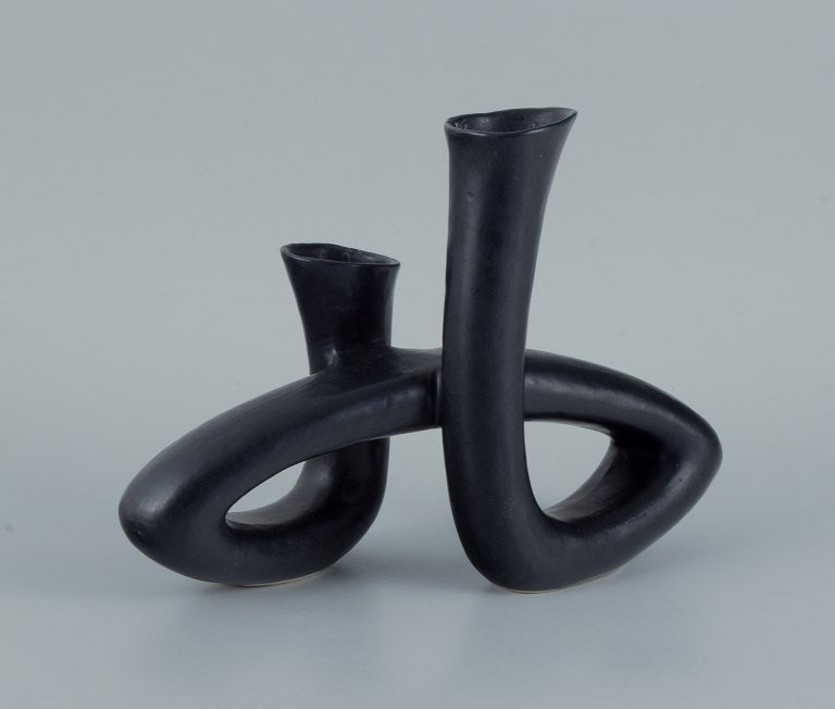 European studio ceramicist. Unique twisted vase in black glaze. - 4