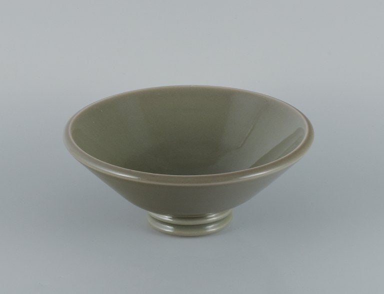 Gunnar Nylund for Rörstrand (Lidköping), ceramic bowl with grey-green glaze. - 2
