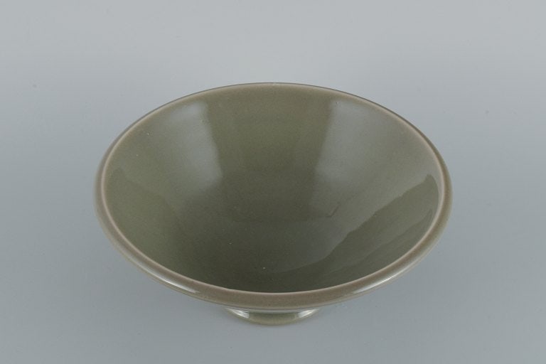 Gunnar Nylund for Rörstrand (Lidköping), ceramic bowl with grey-green glaze. - 4