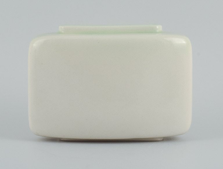European studio ceramist, stylish ceramic vase in modernist form. - 5