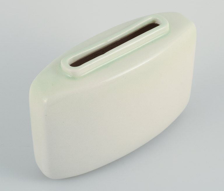 European studio ceramist, stylish ceramic vase in modernist form. - 6