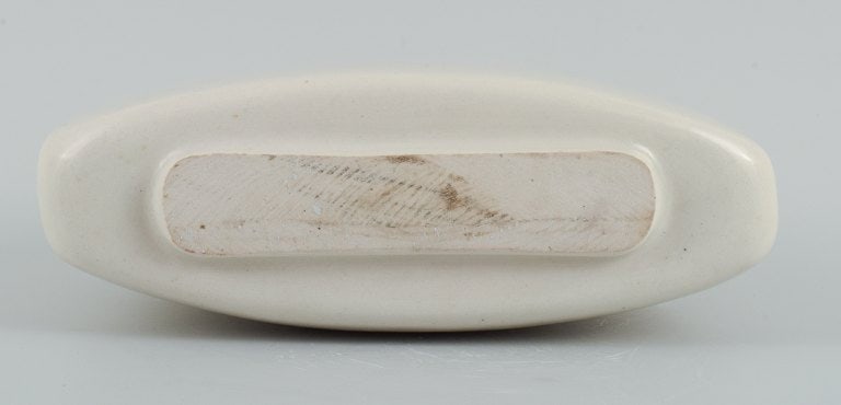 European studio ceramist, stylish ceramic vase in modernist form. - 7