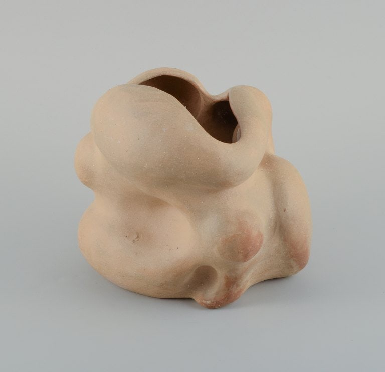 Christina Muff, Danish contemporary ceramicist (b. 1971). Unique organically shaped vase in light - 4