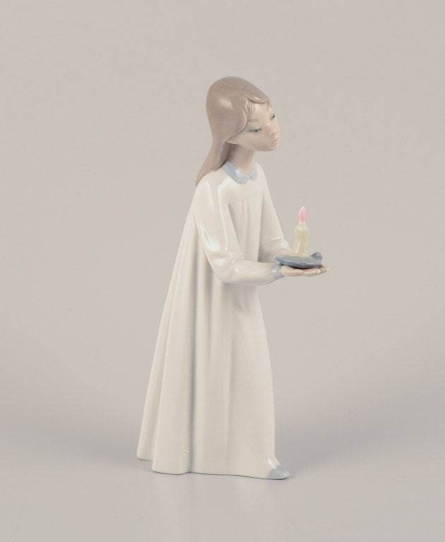 Lladro, Spain. Two porcelain figurines. Girl with a nightstand lamp and an angel figurine with a - 3