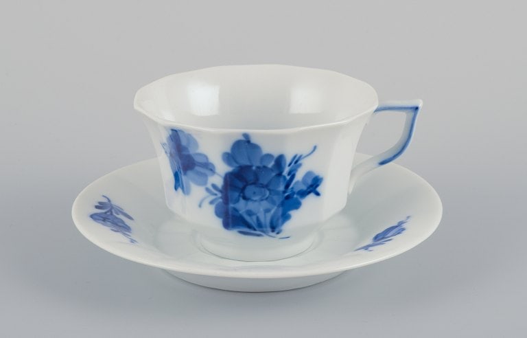 Royal Copenhagen Blue Flower Angular. A set of six coffee cups with saucers. - 3