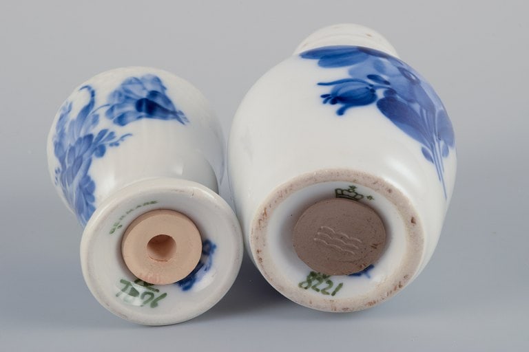 Royal Copenhagen Blue Flower Braided. Six pieces including a candlestick, egg cup, pepper shaker, - 8