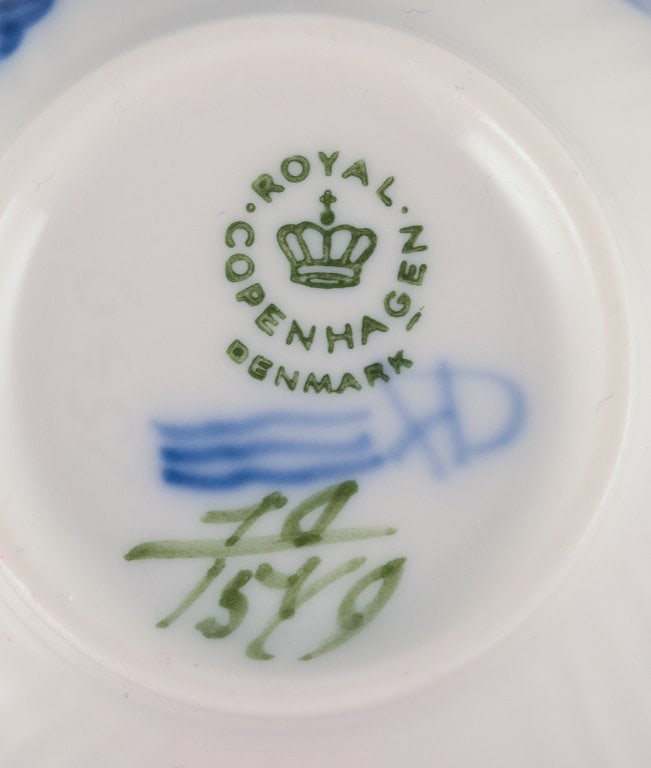 Royal Copenhagen Blue Flower Curved. A set of five coffee cups with saucers. - 8