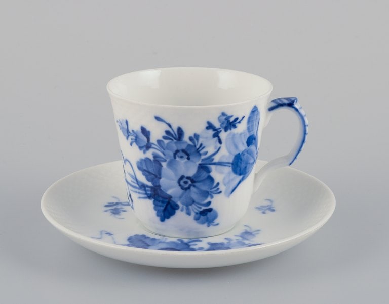 Royal Copenhagen Blue Flower Curved. A set of six coffee cups with saucers. - 3