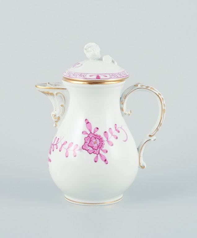 Meissen, Germany, Pink Indian. Porcelain mocha (demitasse) pot. Hand-painted.: Meissen, Germany, Pink Indian. Porcelain mocha (demitasse) pot. Hand-painted. Approximately from the 1930s. Marked. Perfect condition. Third factory quality. Dimensions: H 16.0 cm x D 13.5 including h