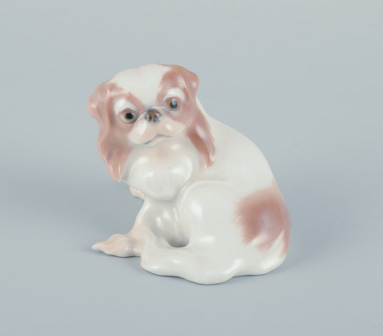 Dahl-Jensen for Bing & Grøndahl, small porcelain figurine of a sitting Pekingese dog. - 2