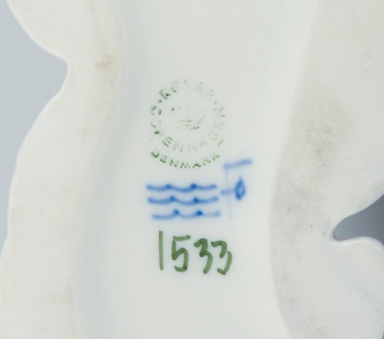Royal Copenhagen, porcelain figurine of a setter with pheasant. - 9