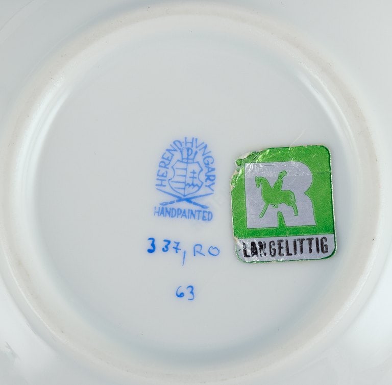 Herend, Hungary. Set of four porcelain bowls hand-painted with butterflies and birds on branches. - 10