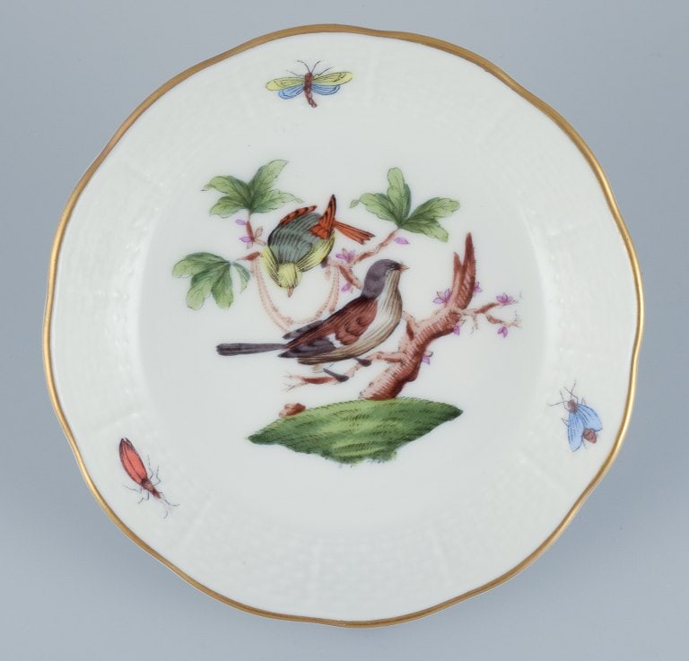 Herend, Hungary. Set of four porcelain bowls hand-painted with butterflies and birds on branches. - 6