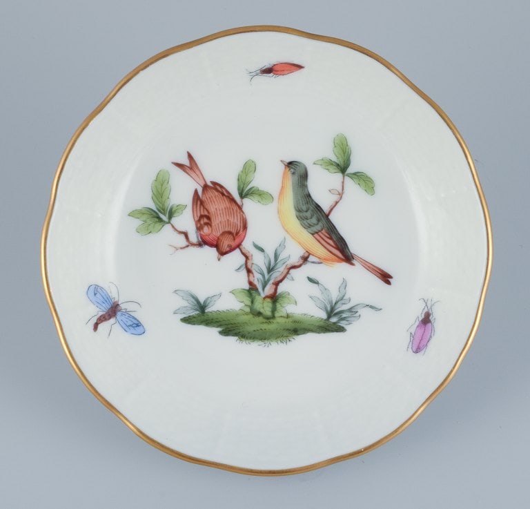 Herend, Hungary. Set of four porcelain bowls hand-painted with butterflies and birds on branches. - 7