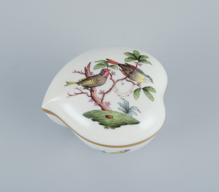 Herend, Hungary. Two porcelain lidded jars hand-painted with butterflies and birds on branches. Gold - 3