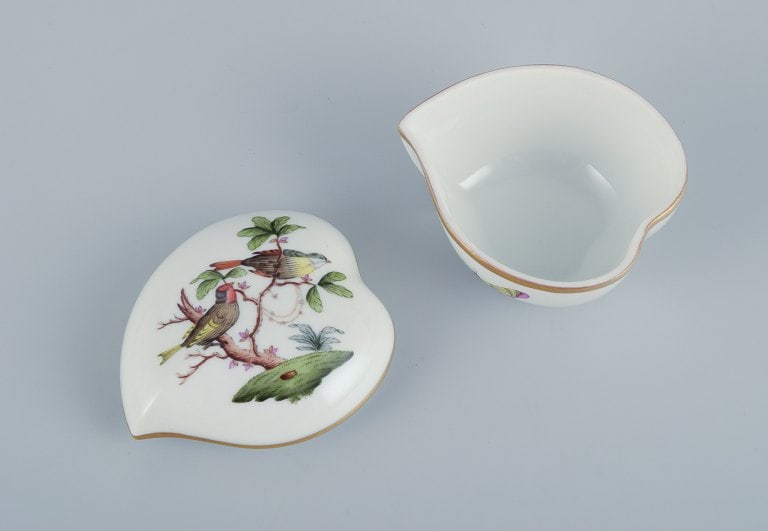 Herend, Hungary. Two porcelain lidded jars hand-painted with butterflies and birds on branches. Gold - 4